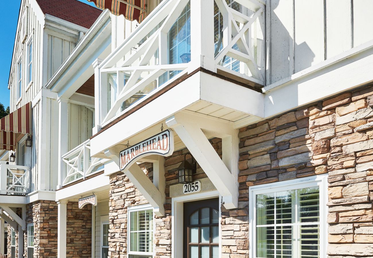 Townhouse in Holland - The Marblehead Luxury Townhome, Pool, Hot Tub, Golf Membership,  Near Lake and Beaches