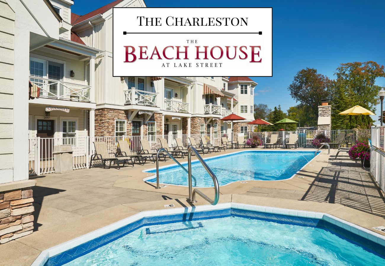 Townhouse in Holland - 3BR Summer Retreat Sleeps 10 | Pool, Hot Tub, Free Golf, Near Lake MI