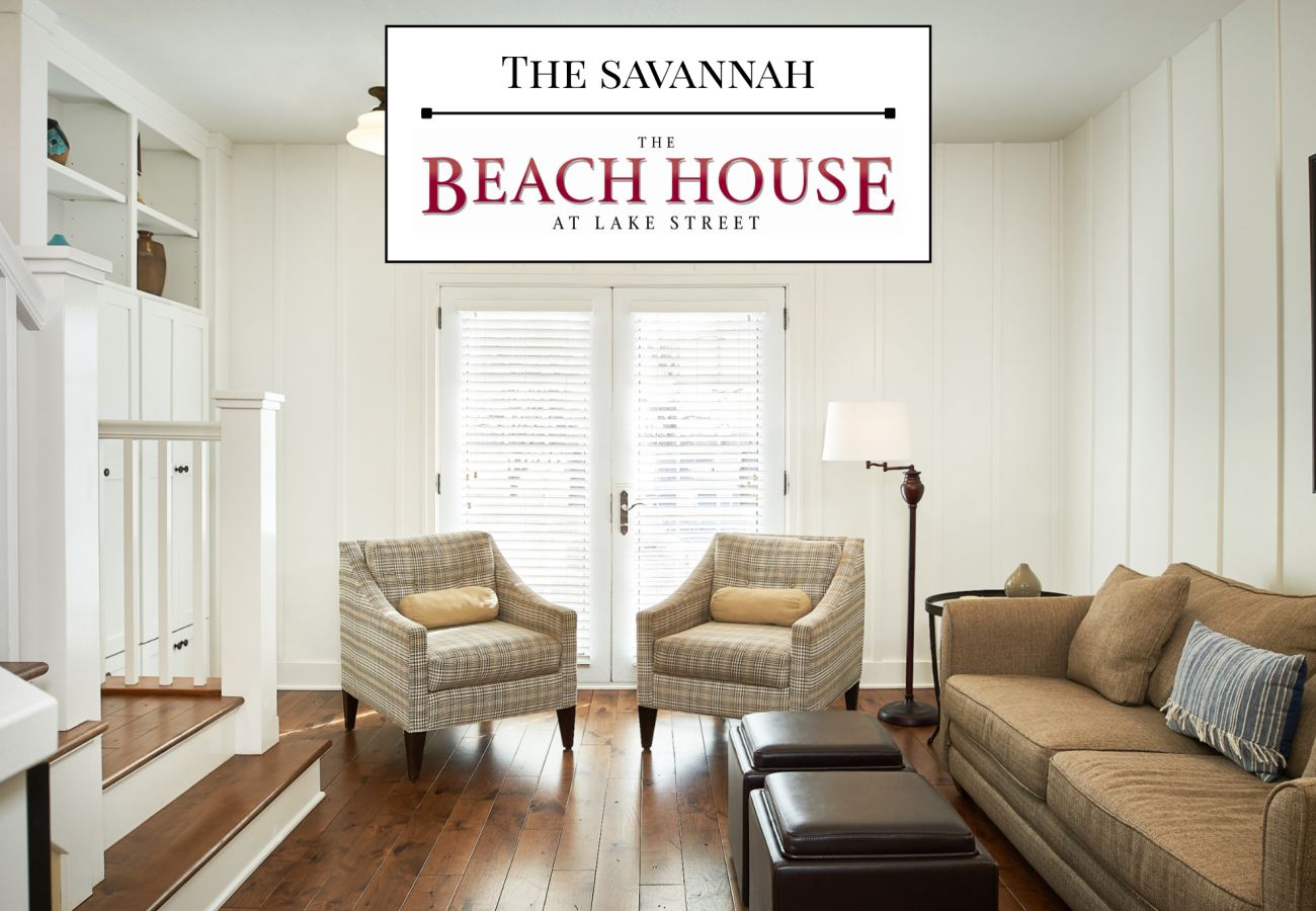 Townhouse in Holland - Upscale 2BR + Loft Townhome Sleeps 8 | Pool, Hot Tub, Free Golf, Near Lake MI