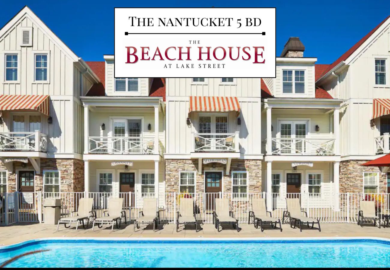 Townhouse in Holland - Boutique 5BR Retreat Sleeps 15 | Pool, Hot Tub, Free Golf, Near Lake MI, Big Kitchen